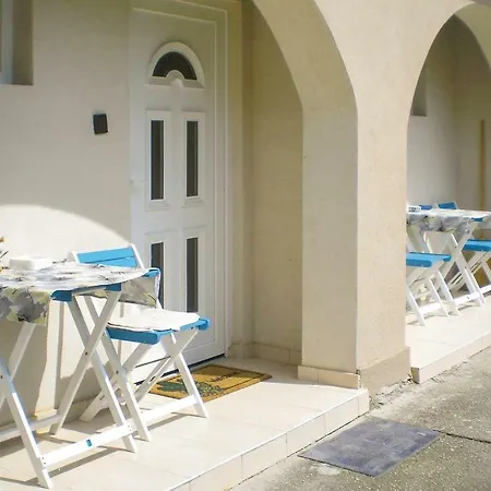 Beautiful In W/ Wifi And 2 Bedrooms Apartment *